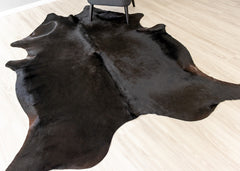 Natural Black Cowhide Rug (Size: 230 x 220 CM)