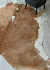 Hereford Brown And White Cowhide Rug (Size: 260 x 230 CM) CHR2404