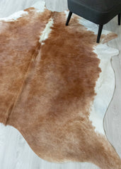 Hereford Brown And White Cowhide Rug (Size: 220 x 190 CM) CHR2392