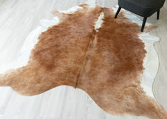 Hereford Brown And White Cowhide Rug (Size: 220 x 190 CM) CHR2392