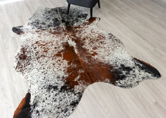 Salt Pepper Tri-Color Cowhide Rug (Size: 240 x 180 CM)