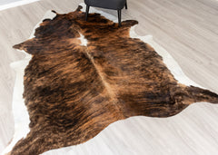 Dark White Spine Belly Brindle Cowhide Rug (Size: 220 x 200 CM)