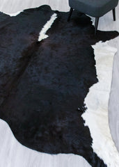 Hereford Black And White Cowhide Rug (Size: 250 x 220 CM) CHR1922