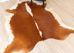 Hereford Brown And White Cowhide Rug (Size: 220 x 190 CM) CHR2211