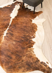 Medium White Spine Belly Brindle Cowhide Rug (Size: 270 X 220 CM) CHR2229