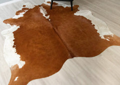 Hereford Brown And White Cowhide Rug (Size: 230 x 200 CM) CHR2534