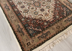 Oriental Agra Hand-Knotted Wool Hallway Indian Runner Rug - 84 x 350 CM