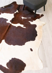 Brown And White Cowhide Rug (Size: 240 X 180 CM) CHR2163