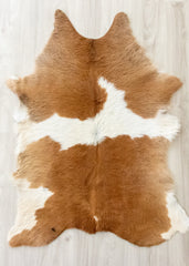 Calfskin - Brown/White (Size: 100 X 72 CM)