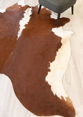 Hereford Brown And White Cowhide Rug (Size: 230 x 200 CM) CHR2151