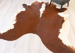 Hereford Brown And White Cowhide Rug (Size: 230 x 200 CM) CHR2151