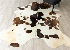 Tri-Color Cowhide Rug (Size: 230 X 200 CM)