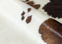 Tri-Color Cowhide Rug (Size: 230 X 200 CM)