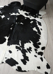 Black And White Cowhide Rug (Size: 230 X 180 CM) CHR2701