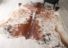 (Rare) Salt Pepper Tri-Color Cowhide Rug (Size: 250 X 250 CM) CHR2730