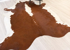 Hereford Brown And White Cowhide Rug (Size: 260 x 210 CM) CHR2152