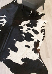 Black And White Cowhide Rug (Size: 250 X 200 CM) CHR2155