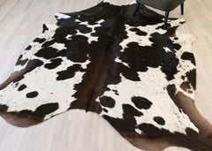 Black And White Cowhide Rug (Size: 250 X 220 CM) CHR2158