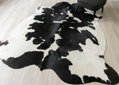 Black And White Cowhide Rug (Size: 250 X 220 CM) CHR2637