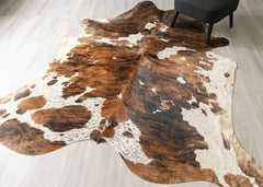 Exotic Tricolor Cowhide Rug (Size: 260 X 220 CM) CHR2645
