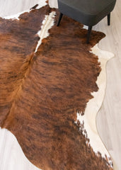 Medium White Spine Belly Brindle Cowhide Rug (Size: 230 X 190 CM) CHR2079