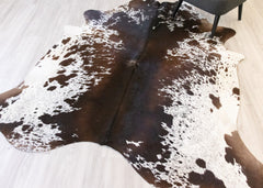 Salt Pepper Tri-Color Cowhide Rug (Size: 240 X 200 CM) CHR2132
