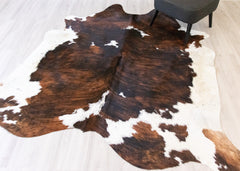 Exotic Tricolor Cowhide Rug (Size: 220 X 230 CM) CHR2088