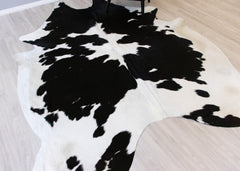 Black And White Cowhide Rug (Size: 270 X 210 CM) CHR2090