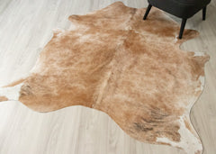 Beige And White Cowhide Rug (Size: 190 X 180 CM) CHR2523