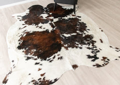 Exotic Tricolor Cowhide Rug (Size: 230 X 200 CM) CHR2608