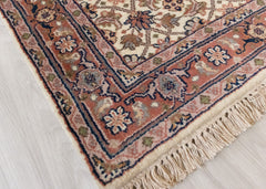 Oriental Agra Hand-Knotted Floral Wool Hallway Runner Rug – 90 x 160 cm