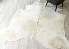 (Rare) Off White Cowhide Rug (Size: 250 X 200 CM) CHR2024