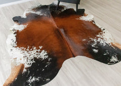 Salt Pepper Tri-Color Cowhide Rug (Size: 250 X 210 CM) CHR2307