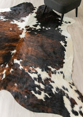Exotic Tricolor Cowhide Rug (Size: 230 X 210 CM) CHR2326