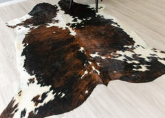 Exotic Tricolor Cowhide Rug (Size: 230 X 210 CM) CHR2326