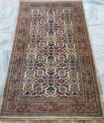 Oriental Agra Hand-Knotted Wool Small Hallway Runner Rug