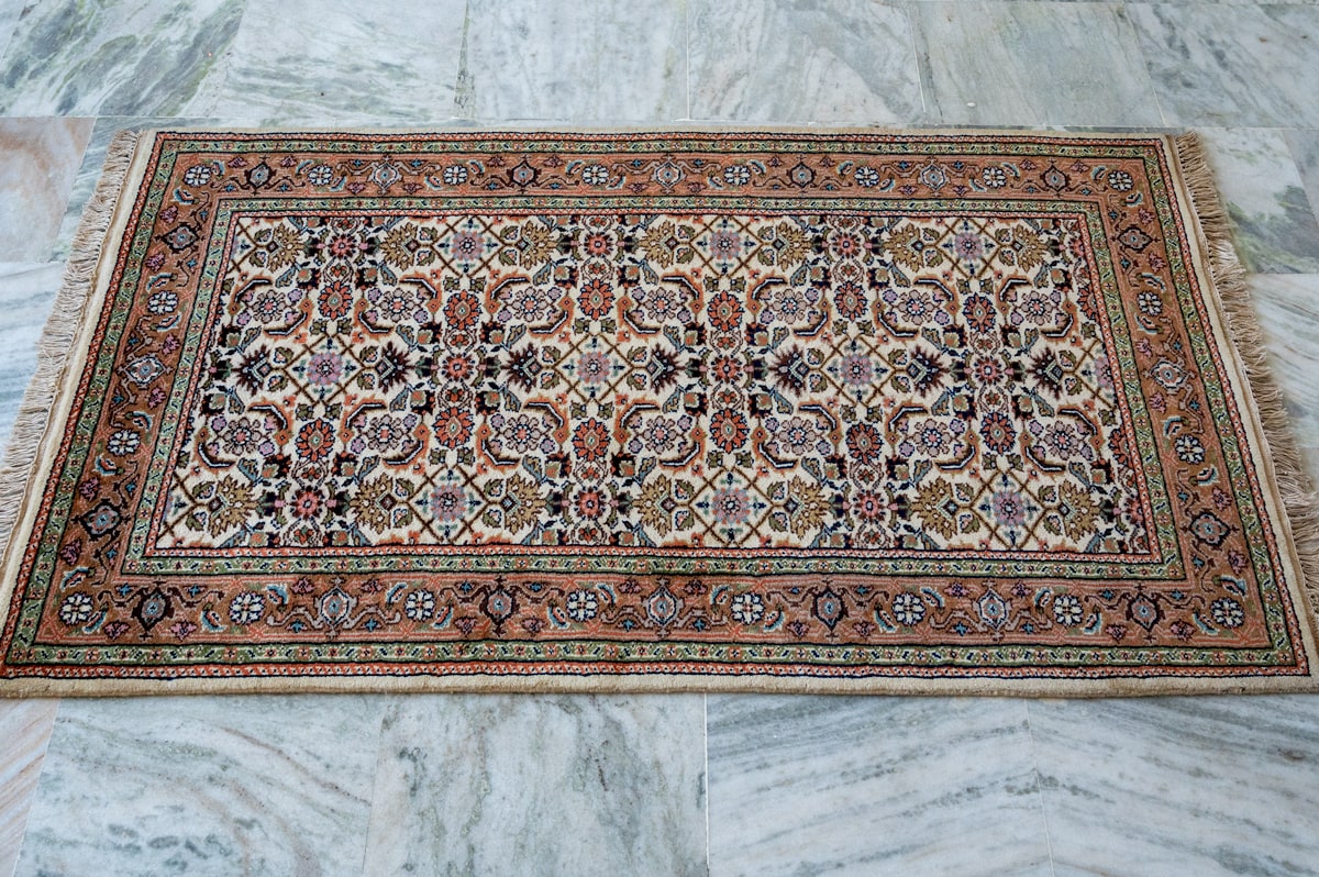 Oriental Agra Hand-Knotted Wool Small Hallway Runner Rug
