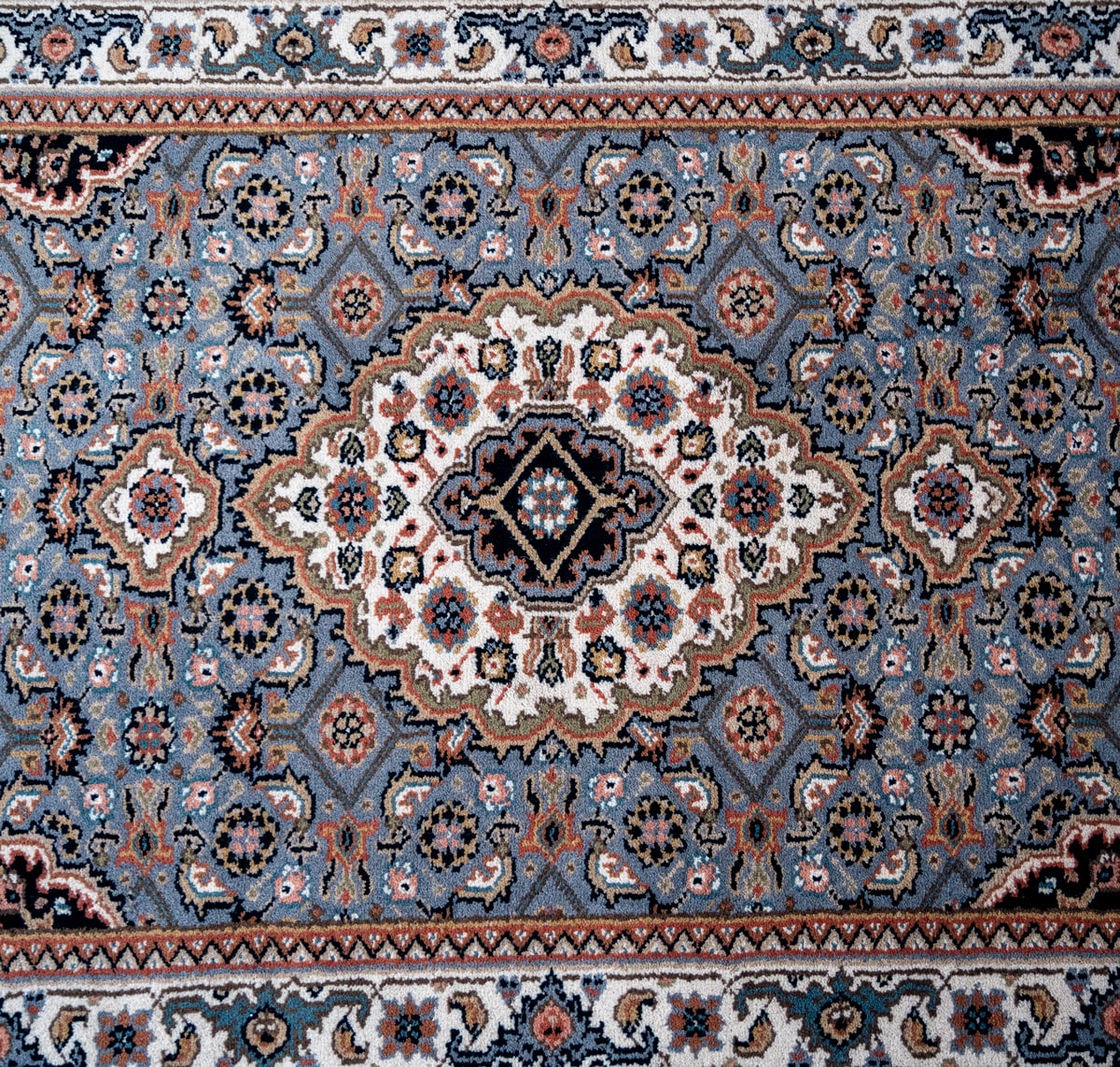 Oriental Agra Hand-Knotted Wool Small Hallway Runner Rug