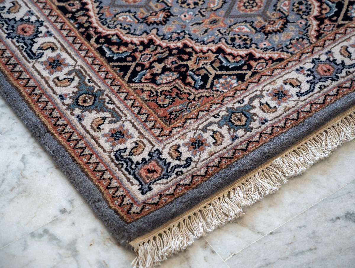Oriental Agra Hand-Knotted Wool Small Hallway Runner Rug