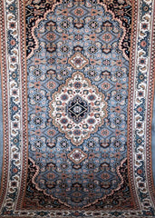 Oriental Agra Hand-Knotted Wool Small Hallway Runner Rug
