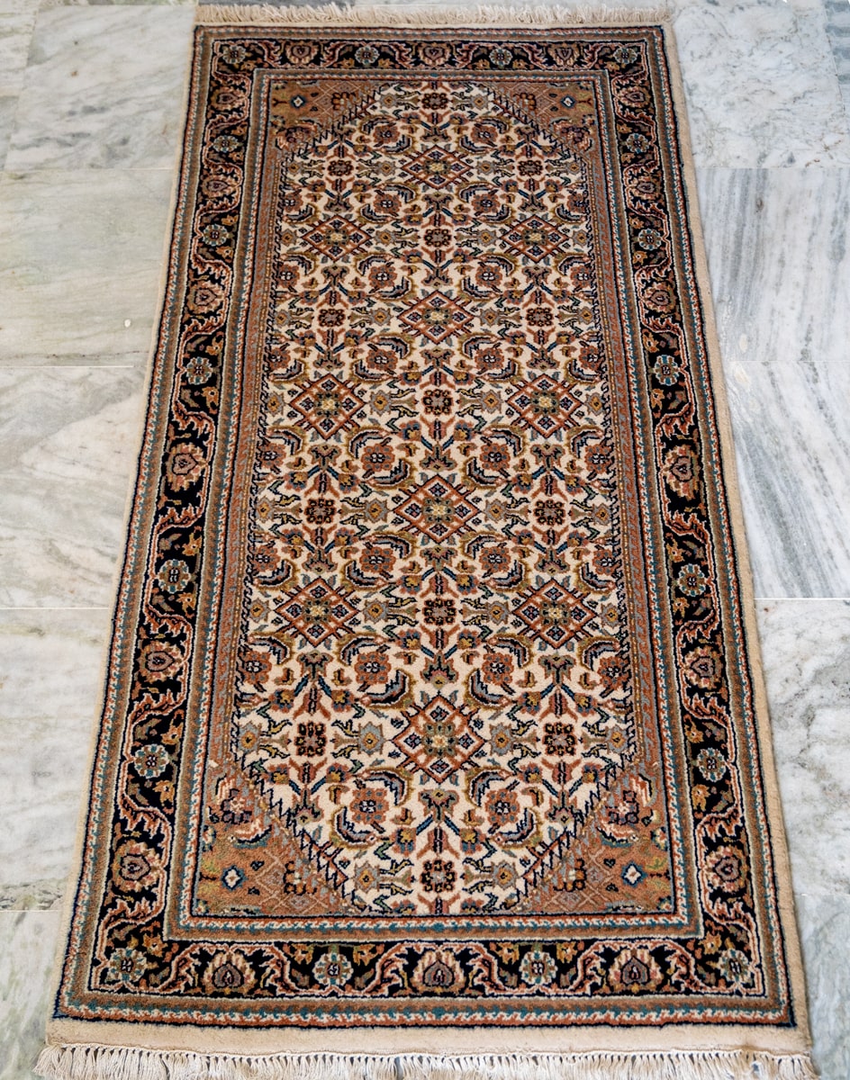 Oriental Agra Hand-Knotted Wool Small Hallway Runner Rug