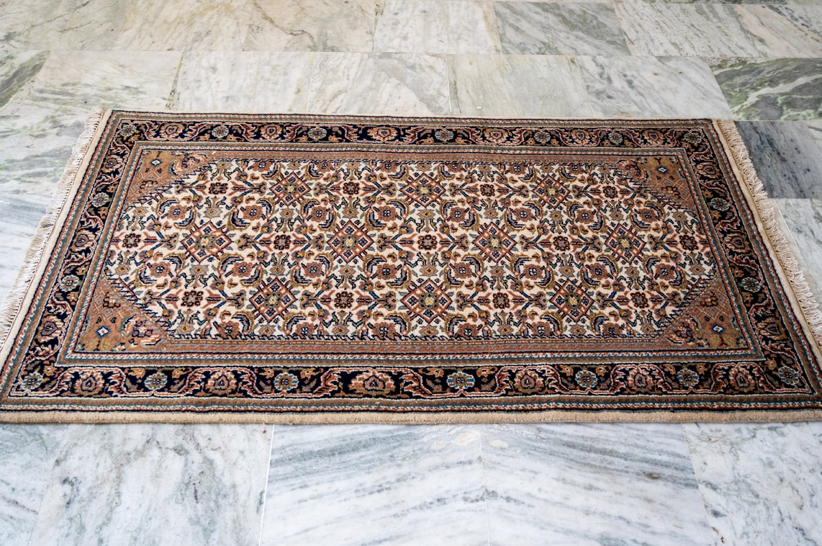 Oriental Agra Hand-Knotted Wool Small Hallway Runner Rug