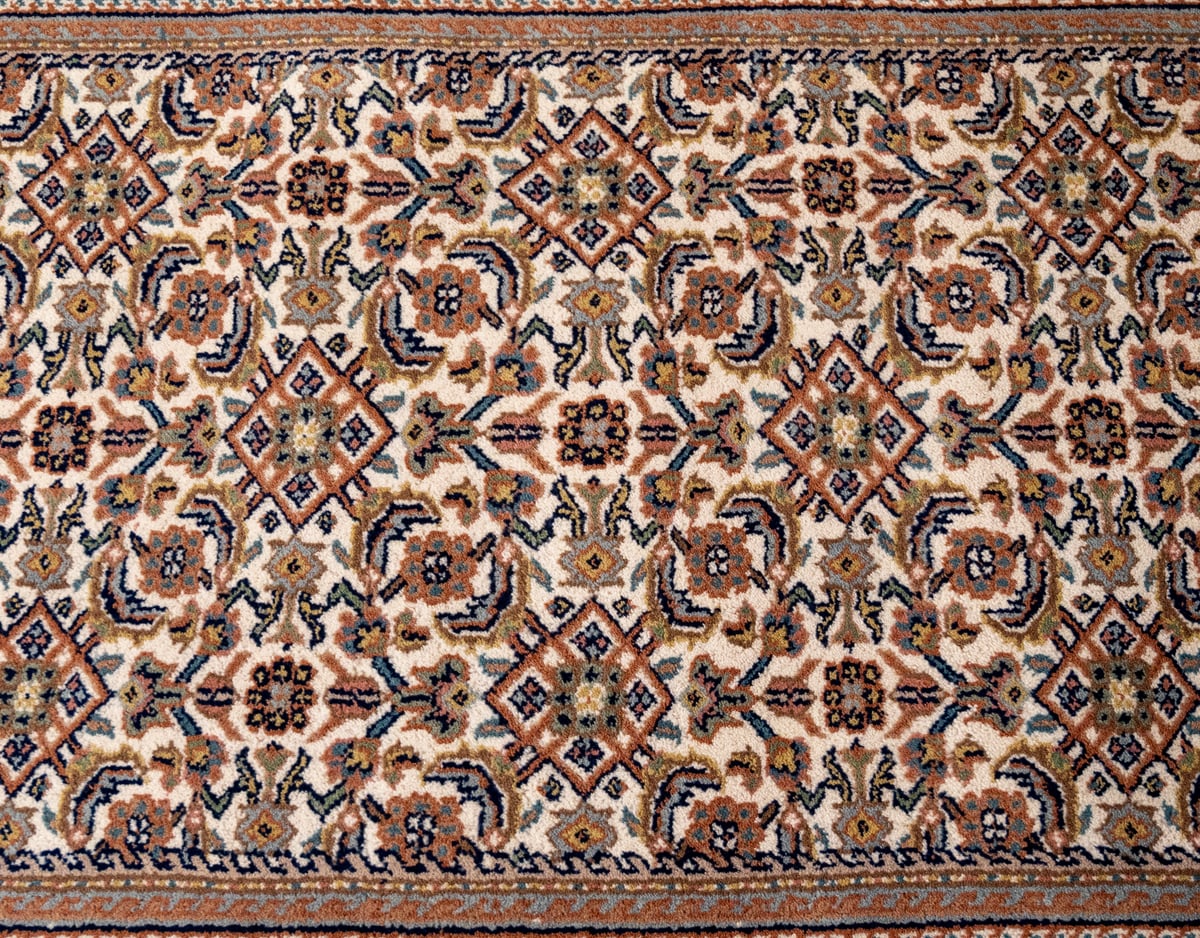 Oriental Agra Hand-Knotted Wool Small Hallway Runner Rug