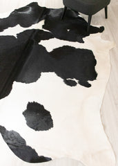 Black And White Cowhide Rug (Size: 260 X 230 CM) CHR2360