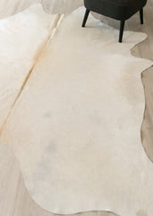 (Rare) Off White Cowhide Rug (Size: 250 X 250 CM) CHR2365
