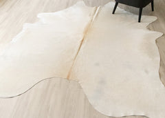 (Rare) Off White Cowhide Rug (Size: 250 X 250 CM) CHR2365