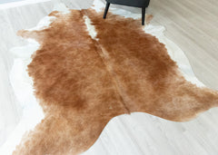 Hereford Brown And White Cowhide Rug (Size: 220 x 190 CM) CHR2392
