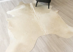 (Rare) Off White Cowhide Rug (Size: 230 X 200 CM) CHR2374
