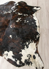 Exotic Tricolor Cowhide Rug (Size: 210 X 200 CM)