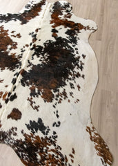 Exotic Tricolor Cowhide Rug (Size: 200 X 160 CM)